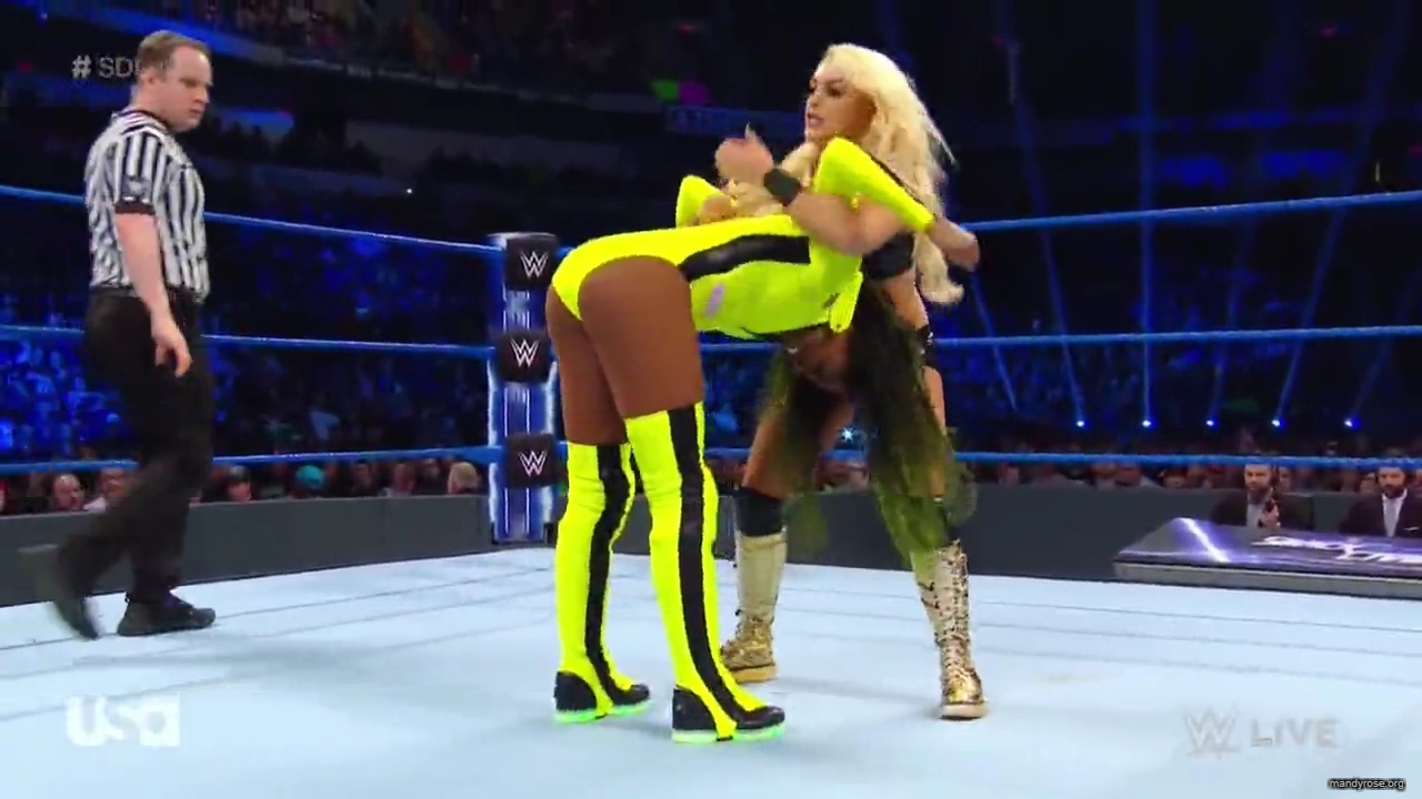 WWE_SmackDown_Live_2019_03_05_720p_mp4_mp41464.jpg