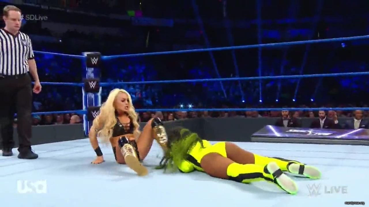 WWE_SmackDown_Live_2019_03_05_720p_mp4_mp41469.jpg