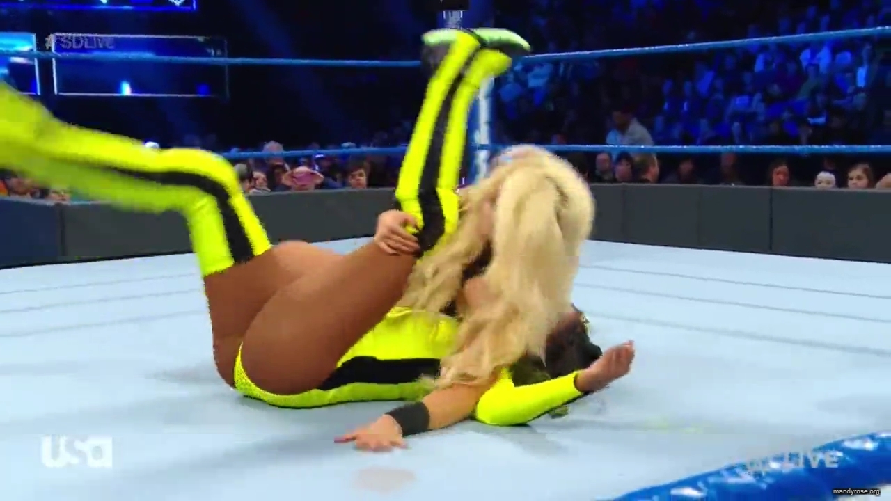 WWE_SmackDown_Live_2019_03_05_720p_mp4_mp41472.jpg