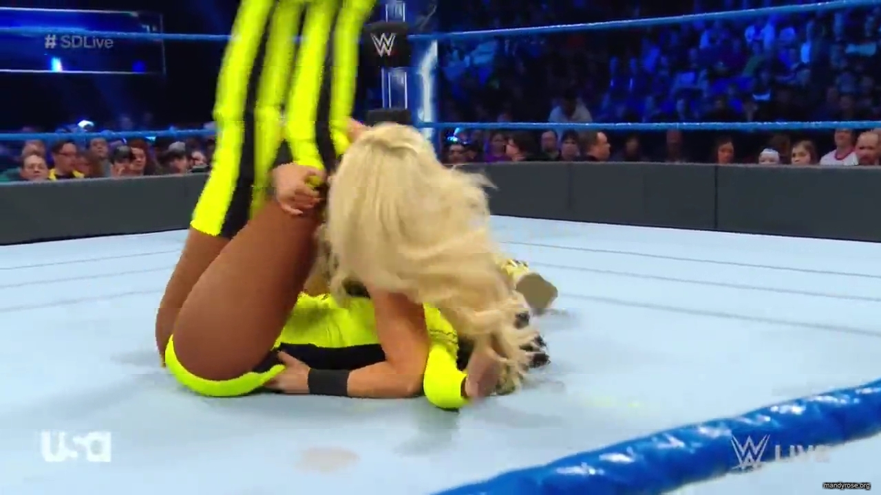 WWE_SmackDown_Live_2019_03_05_720p_mp4_mp41474.jpg