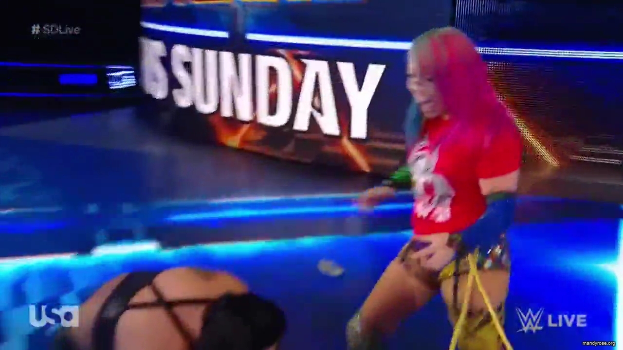 WWE_SmackDown_Live_2019_03_05_720p_mp4_mp41516.jpg