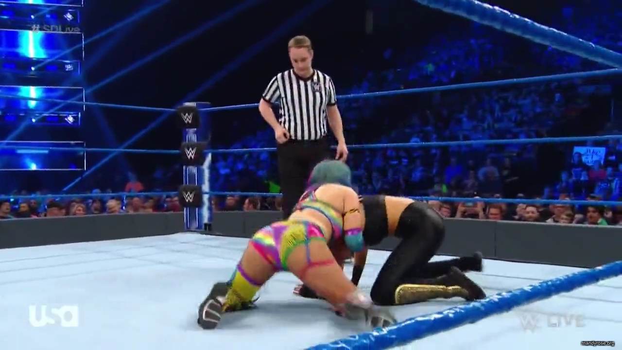 WWE_SmackDown_Live_2019_03_12_720p_mp4_mp40117.jpg