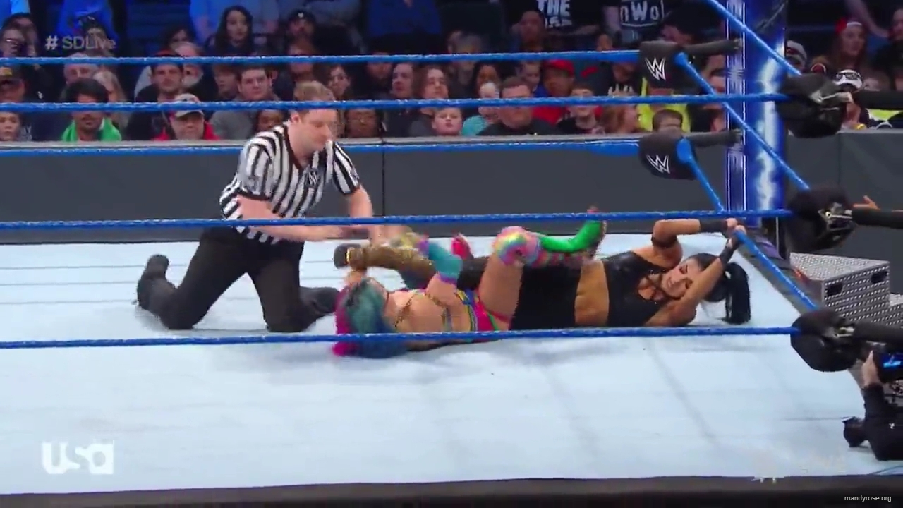 WWE_SmackDown_Live_2019_03_12_720p_mp4_mp40126.jpg