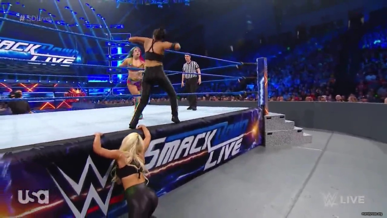 WWE_SmackDown_Live_2019_03_12_720p_mp4_mp40243.jpg