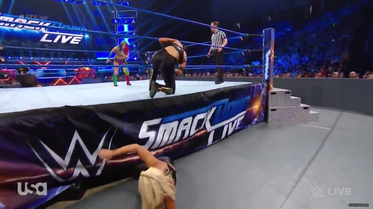 WWE_SmackDown_Live_2019_03_12_720p_mp4_mp40248.jpg