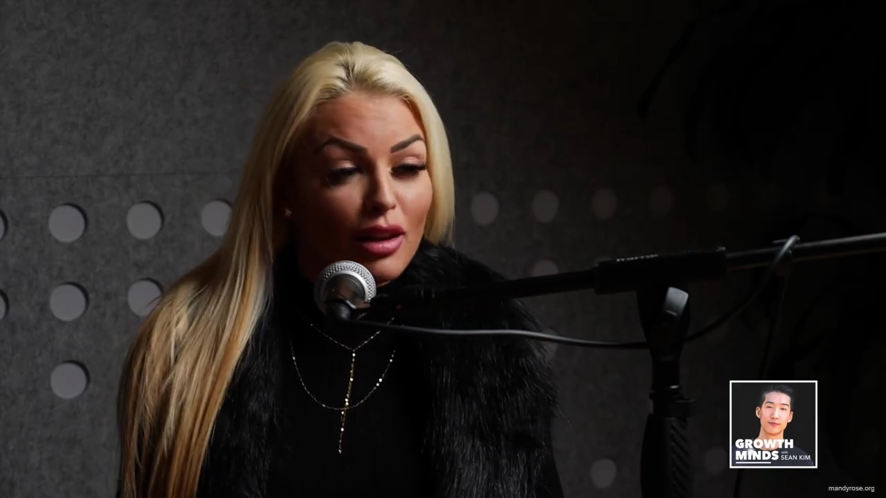 WWE_Superstar_Mandy_Rose_on_Dealing_With_People_Who_Underestimate_You_mp40123.jpg
