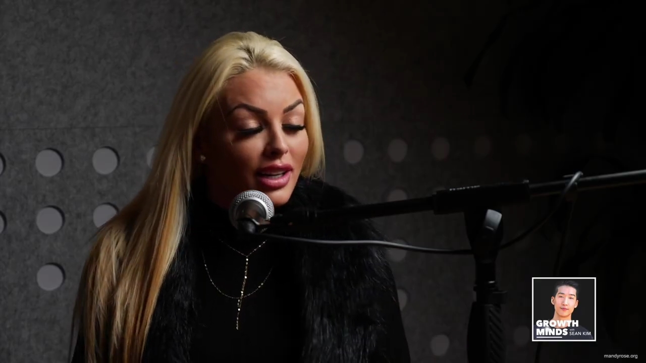 WWE_Superstar_Mandy_Rose_on_Dealing_With_People_Who_Underestimate_You_mp40124.jpg