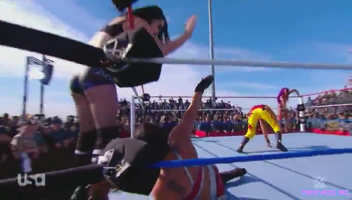 WWE_Tribute_To_The_Troops_2017_12_14_HDTV_x264-NWCHD_mp40302.jpg