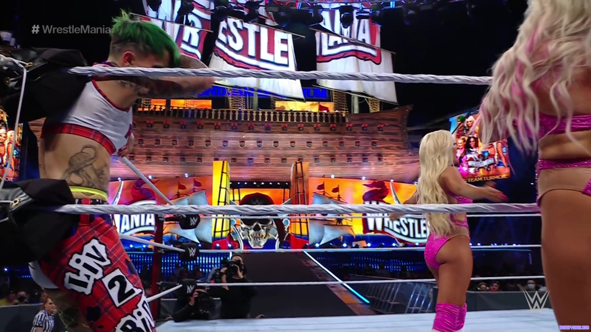 WWE_Wrestlemania_37_Day1_HDTV_1080p_x264-SkY_mp40294.jpg