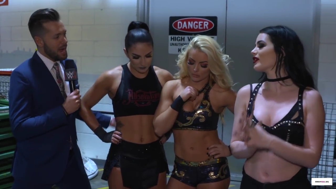 Why_Absolution_has_the_advantage_inside_the_Elimination_Chamber_Raw_Fallout_Feb__12_2018_mp40000.jpg