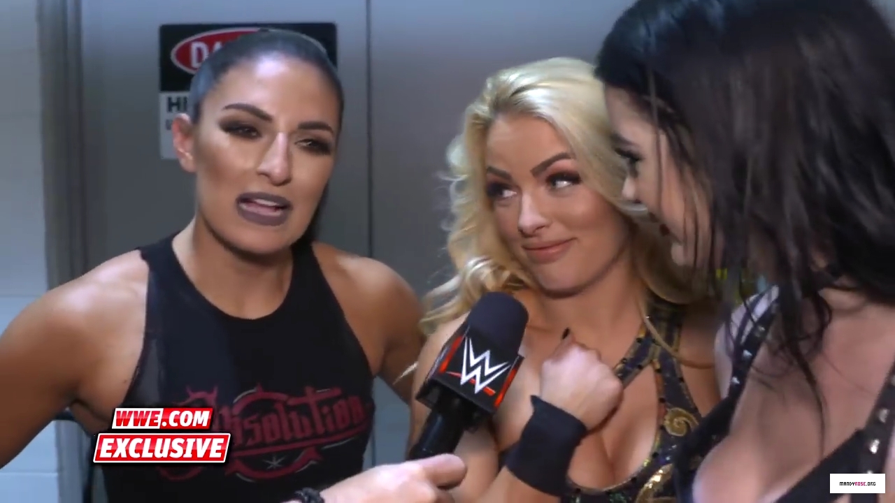 Why_Absolution_has_the_advantage_inside_the_Elimination_Chamber_Raw_Fallout_Feb__12_2018_mp40024.jpg