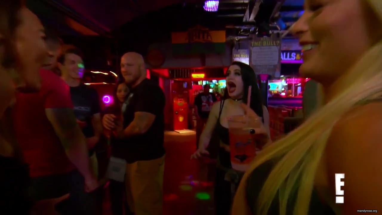Why_Nia_Jax_Is_Stepping_Her_Game_Up_in_the_Ring_Total_Divas_Bonus_Clip_Sept__19_2018_mp40021.jpg