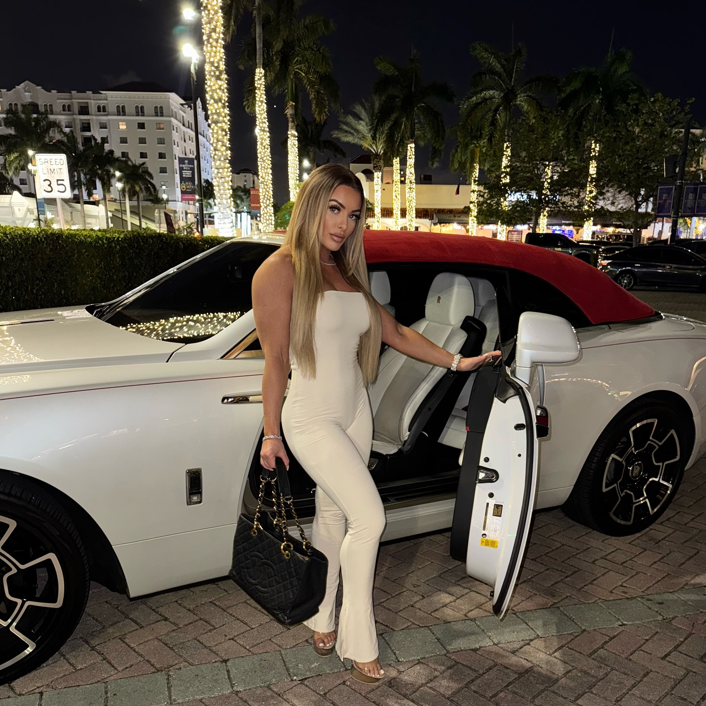 mandysacs_1745634596_3618967757413479853_24381117.jpg