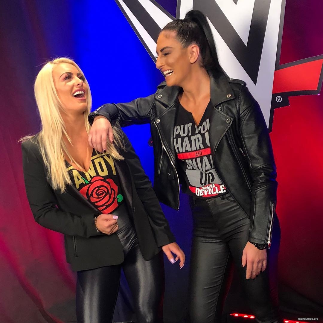 sonyadevillewwe_45939338_130239301322309_7019939983117391871_n.jpg