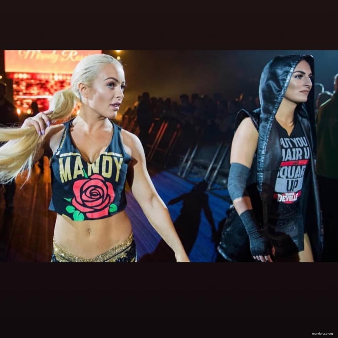 sonyadevillewwe_46430882_277687959767642_273373091526041816_n.jpg