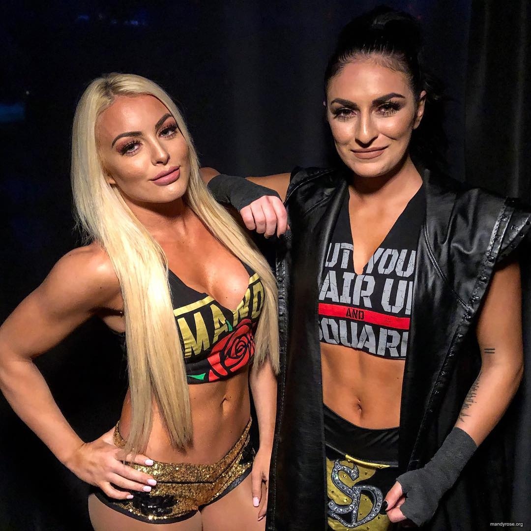 sonyadevillewwe_47586185_132816167729272_6770351194318306928_n~0.jpg