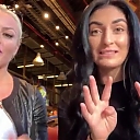 HOLAAAA_2121_Bogota2C_Colombia_WWE_Mandy_Rose_Sonya_Deville_Damandyz_Donutz_mp40018.jpg