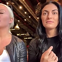 HOLAAAA_2121_Bogota2C_Colombia_WWE_Mandy_Rose_Sonya_Deville_Damandyz_Donutz_mp40046.jpg