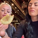 HOLAAAA_2121_Bogota2C_Colombia_WWE_Mandy_Rose_Sonya_Deville_Damandyz_Donutz_mp40125.jpg