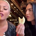 HOLAAAA_2121_Bogota2C_Colombia_WWE_Mandy_Rose_Sonya_Deville_Damandyz_Donutz_mp40137.jpg