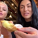 HOLAAAA_2121_Bogota2C_Colombia_WWE_Mandy_Rose_Sonya_Deville_Damandyz_Donutz_mp40178.jpg