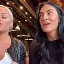 HOLAAAA_2121_Bogota2C_Colombia_WWE_Mandy_Rose_Sonya_Deville_Damandyz_Donutz_mp40238.jpg