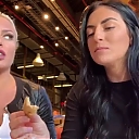 HOLAAAA_2121_Bogota2C_Colombia_WWE_Mandy_Rose_Sonya_Deville_Damandyz_Donutz_mp40256.jpg