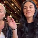 HOLAAAA_2121_Bogota2C_Colombia_WWE_Mandy_Rose_Sonya_Deville_Damandyz_Donutz_mp40301.jpg