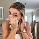 MY_NEW_LOOK21_How-to_do_your_makeup_in_less_than_10_mins21_mp40364.jpg