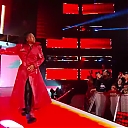 Shinsuke_Nakamura__Mandy_Rose_hit_the_skate_park_in_London_mp40108.jpg