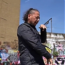 Shinsuke_Nakamura__Mandy_Rose_hit_the_skate_park_in_London_mp40174.jpg