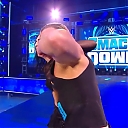 WWE_Friday_Night_SmackDown_2020_04_17_720p_HDTV_x264-NWCHD_mp40405.jpg