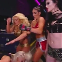 WWE_Monday_Night_Raw_2017_11_20_HDTV_x264-NWCHD_mp40281.jpg