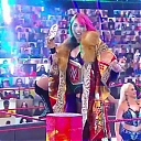 WWE_Monday_Night_Raw_2020_10_05_720p_HDTV_x264-NWCHD_mp40101.jpg