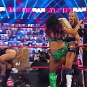WWE_Monday_Night_Raw_2020_10_05_720p_HDTV_x264-NWCHD_mp40259.jpg