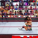 WWE_Monday_Night_Raw_2020_10_05_720p_HDTV_x264-NWCHD_mp40303.jpg