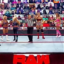 WWE_Monday_Night_Raw_2020_10_19_1080p_HDTV_x264-Star_mkv0164.jpg