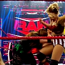 WWE_Monday_Night_Raw_2020_10_19_1080p_HDTV_x264-Star_mkv0189.jpg