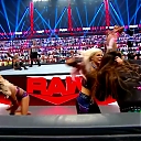 WWE_Monday_Night_Raw_2020_10_19_1080p_HDTV_x264-Star_mkv0204.jpg
