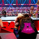 WWE_Monday_Night_Raw_2020_10_19_1080p_HDTV_x264-Star_mkv0206.jpg