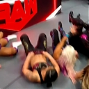 WWE_Monday_Night_Raw_2020_10_19_1080p_HDTV_x264-Star_mkv0210.jpg