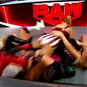 WWE_Monday_Night_Raw_2020_10_19_1080p_HDTV_x264-Star_mkv0218.jpg