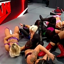 WWE_Monday_Night_Raw_2020_10_19_1080p_HDTV_x264-Star_mkv0221.jpg