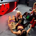 WWE_Monday_Night_Raw_2020_10_19_1080p_HDTV_x264-Star_mkv0222.jpg