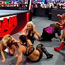 WWE_Monday_Night_Raw_2020_10_19_1080p_HDTV_x264-Star_mkv0224.jpg