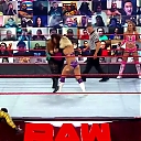 WWE_Monday_Night_Raw_2020_10_19_1080p_HDTV_x264-Star_mkv0312.jpg