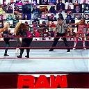 WWE_Monday_Night_Raw_2020_10_19_1080p_HDTV_x264-Star_mkv0318.jpg