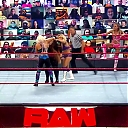 WWE_Monday_Night_Raw_2020_10_19_1080p_HDTV_x264-Star_mkv0320.jpg