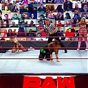 WWE_Monday_Night_Raw_2020_10_19_1080p_HDTV_x264-Star_mkv0336.jpg