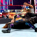 WWE_Monday_Night_Raw_2020_10_19_1080p_HDTV_x264-Star_mkv0374.jpg